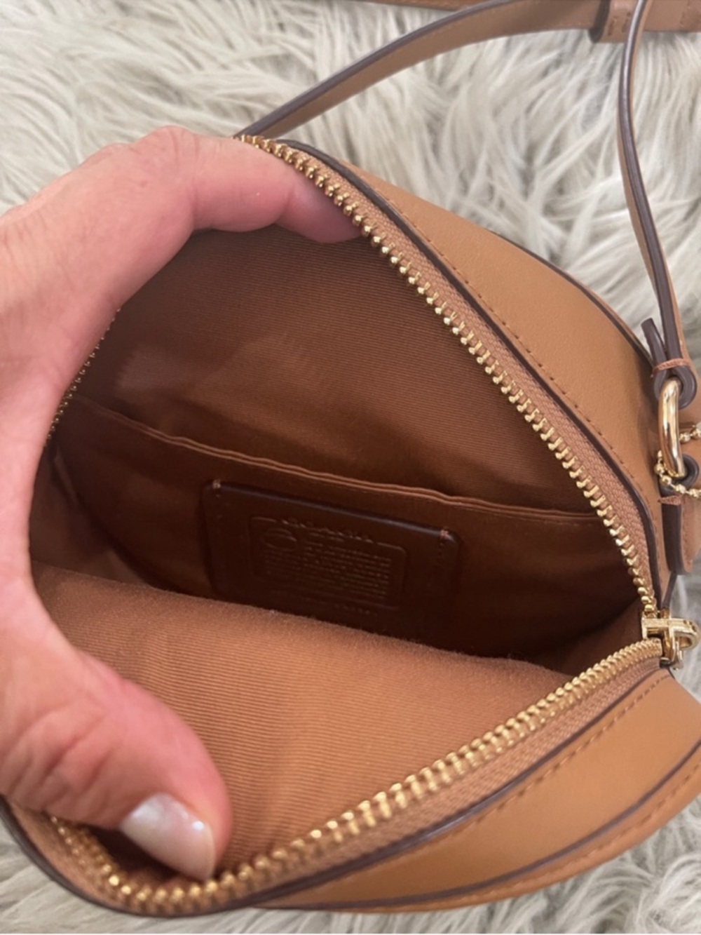Coach Leather Canteen crossbody in Tan - Picture 7 of 7